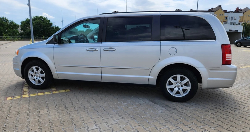 Chrysler Town &amp; Country cena 51900 przebieg: 194000, rok produkcji 2010 z Tarnowskie Góry małe 529